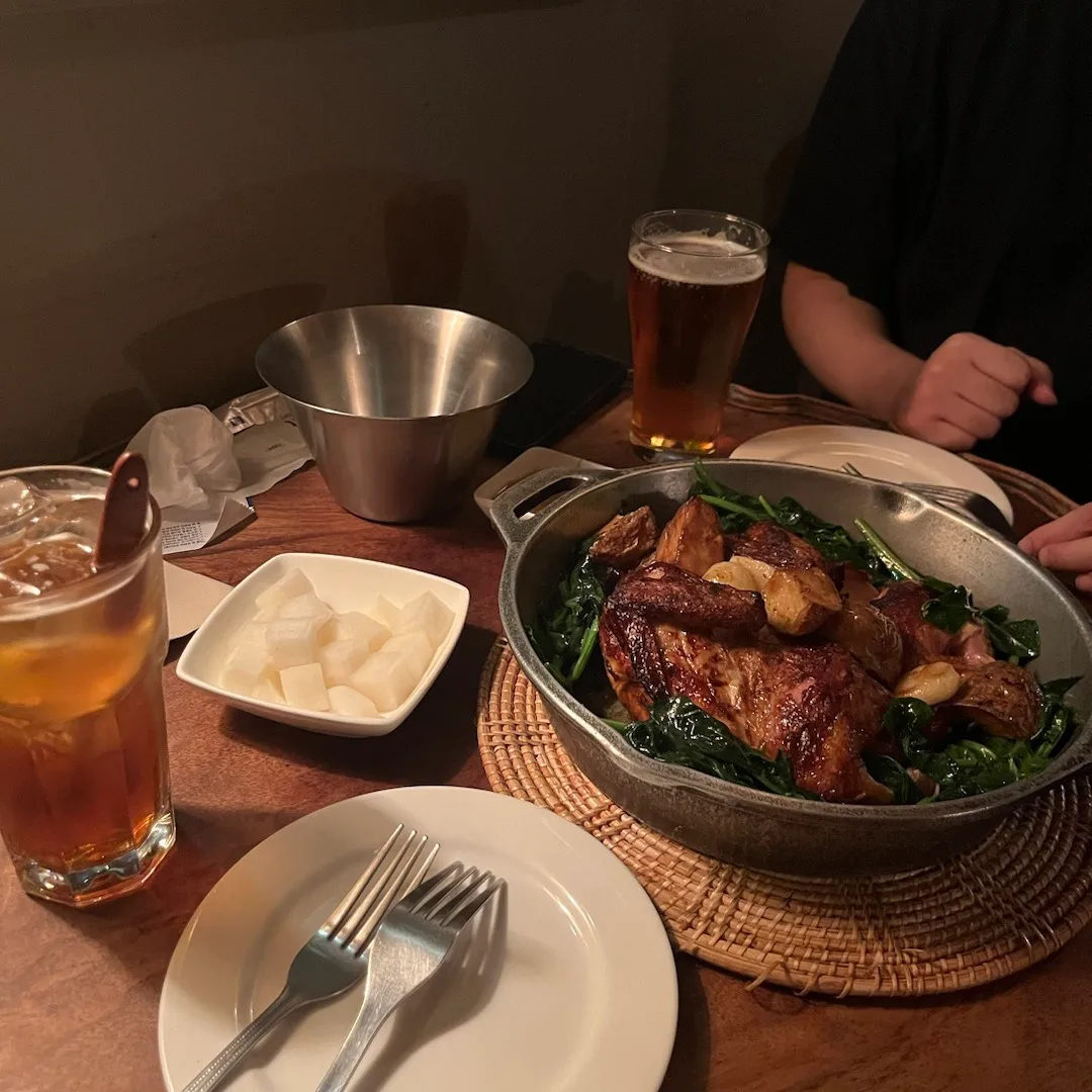 나 시금치 좋아했네..💚치킨 진짜 존맛탱구리였다..분위도 짱